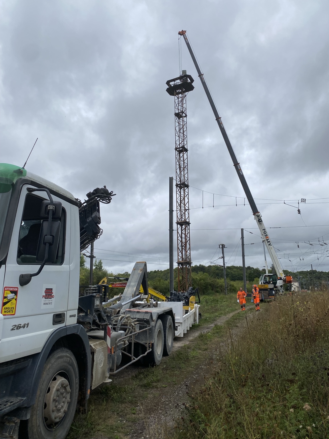 Travaux spéciaux sur ouvrage ferroviaire